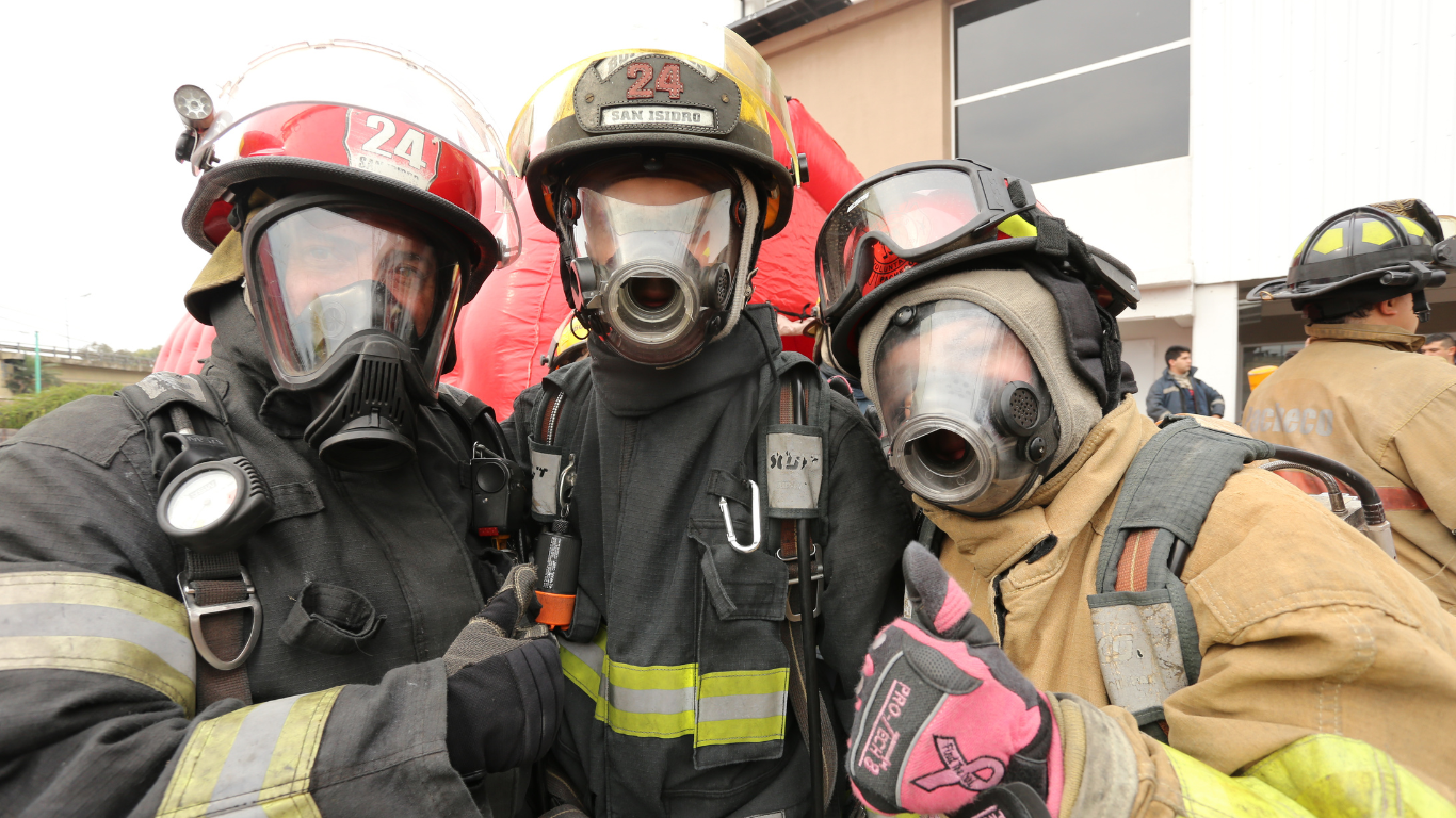 Bomberos Contra el Cáncer es finalista de los premios Humanizando la Salud 2025