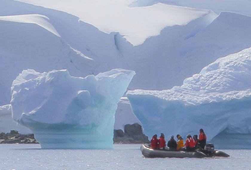 Frente a la inmensidad de la Antártida