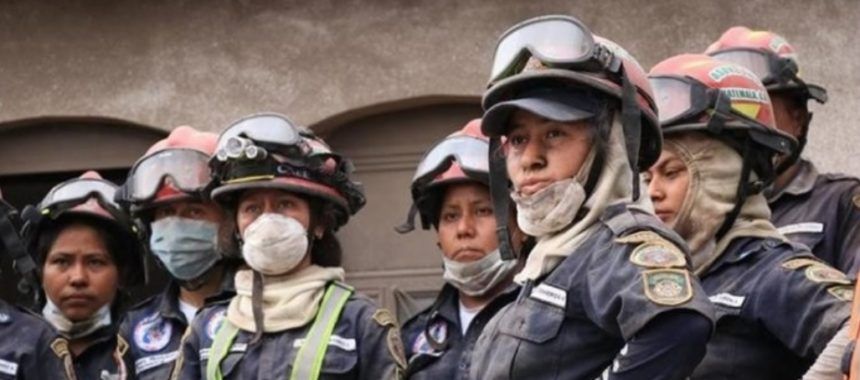 Primer Congreso Nacional de damas bomberas municipales departamentales en Guatemala