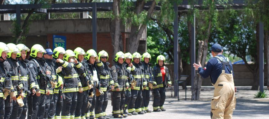 Finalizó el curso “Habilidades y Competencias Complementarias para el Bombero(a)” desarrollado por el Cuerpo de Bomberos de Santiago