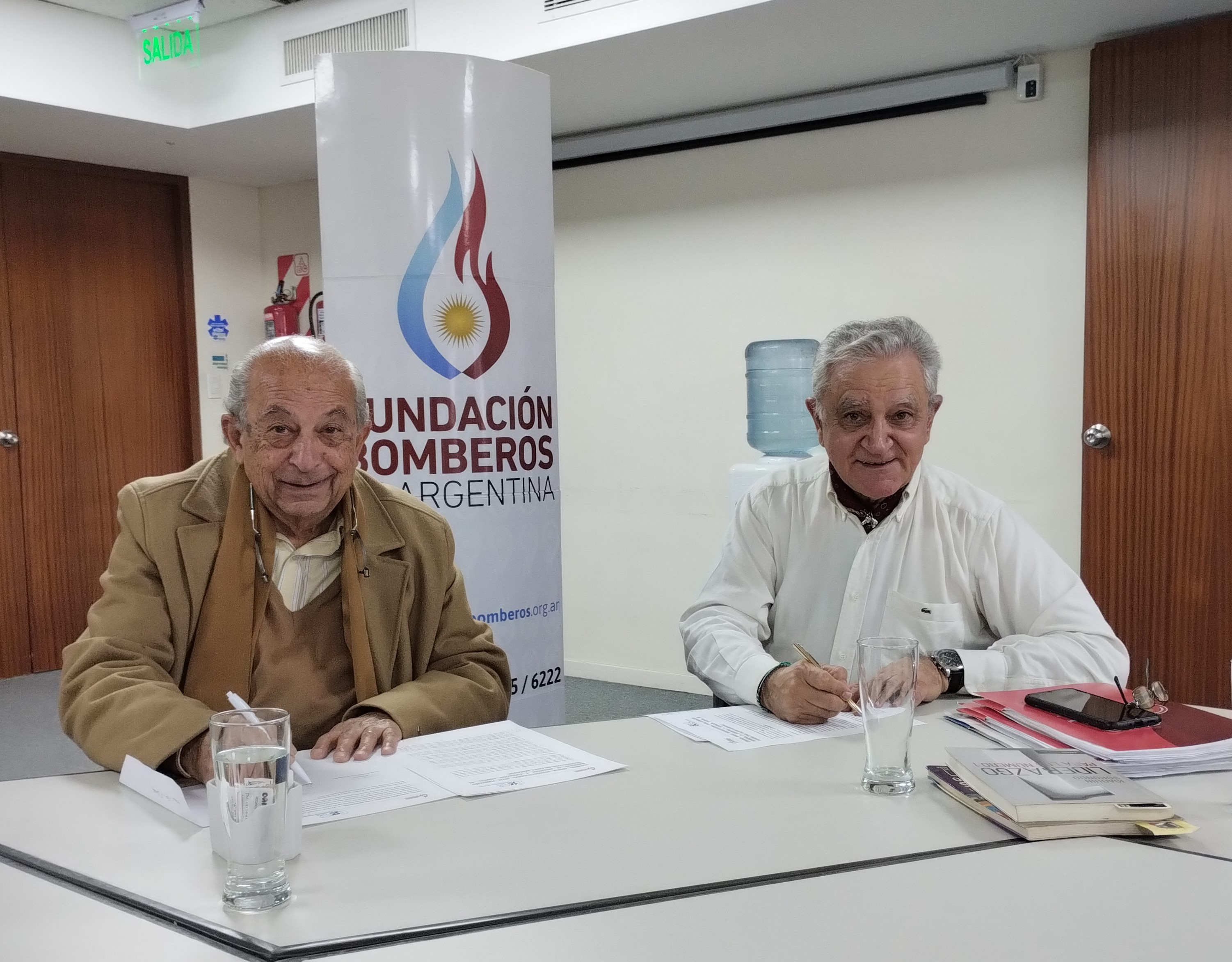 Firma de convenio entre Fundación Bomberos de Argentina y Fundación Garrahan 